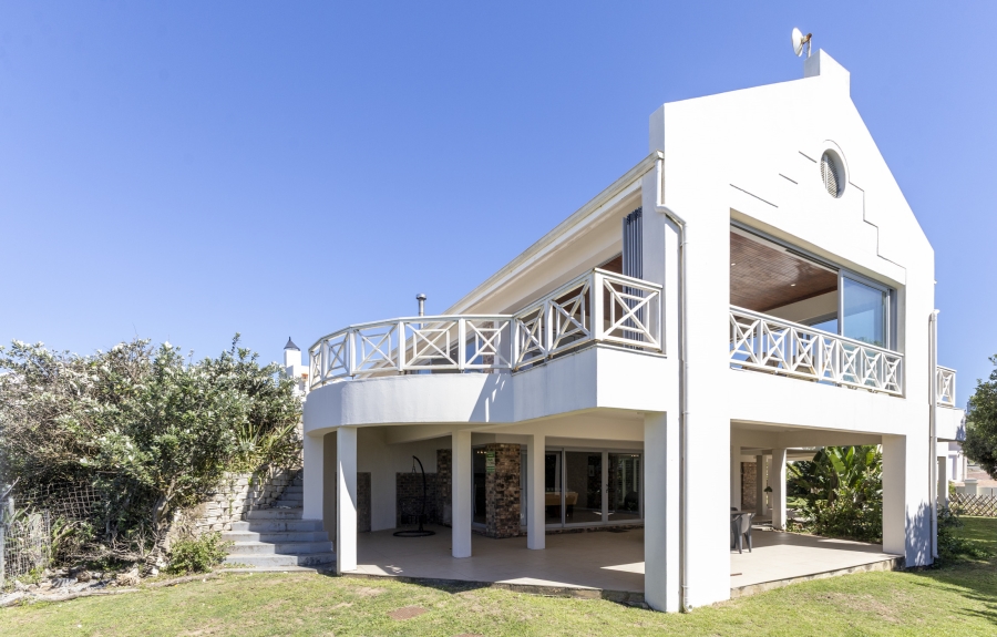 6 Bedroom Property for Sale in West Beach Eastern Cape